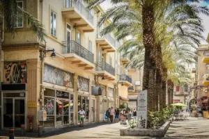Vintage Charm 1BR Apt w Balcony & View Apartments, Haifa