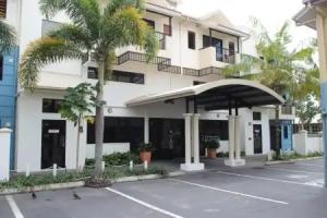 Cairns Queens Court, Cairns
