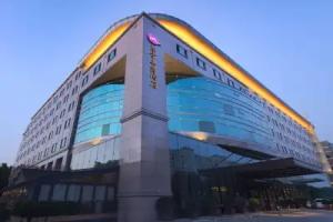 Beijing Oriental Mao Hotel (Nanluogu Lane Beixinqiao Subway Station), Beijing
