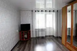 Tatiana on the street of Crane builders 28, Rshew