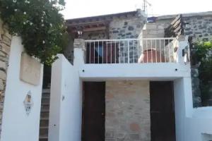 Eleni's Cottage, Apsiou