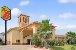 Super 8 by Wyndham Houston North I-45, Houston