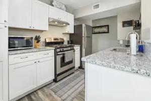 Spacious Retreat w/ Private Patio! Apartments, San Antonio