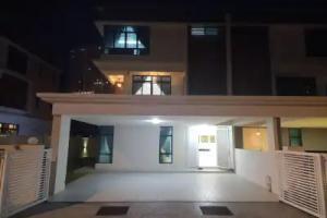 Pearl Residences Sleep 27 Apartments, Batu Ferringhi