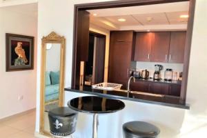 Stunning Downtown apartment with balcony, Dubai