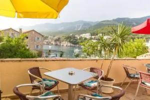 Stone Beach Apartments, Przno