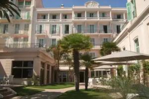 Hôtel Vacances Bleues Balmoral, Menton