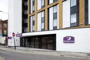Premier Inn London Tottenham Hale, London