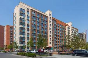 Newport Apartments, Znamenskiy