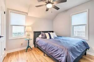 Pet-friendly Uptown Normal Home: Steps to ISU Tourist base, Bloomington