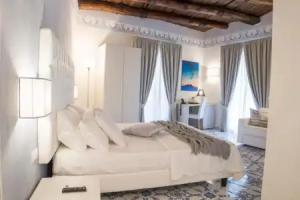 Morelli Suite, Naples