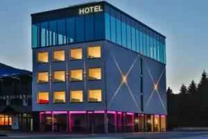 On the Way Hotel, Spital