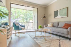 Boulevard Stays - Apartments, Arlington
