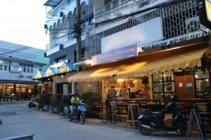 Yellow Flowers Hostel, Chiang Rai City