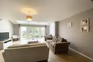 Thepropertyfocus - Spacious Modern House, Manchester