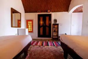 Anakato Kiki, Aswan