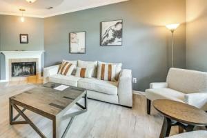 10 Mi to Keeneland: Family Home w/ Deck & Yard Tourist base, Lexington