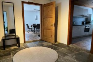 Schöne, sonnige Parterrewohung 3 Zi. mit Garten Hotel, Poschiavo