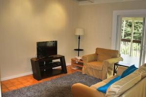 Wailele Nalo Hotel, Hilo