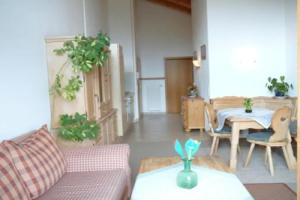 Haus St_ Michael_ Ferienwohnung 1_4 Apartments, Schliersee