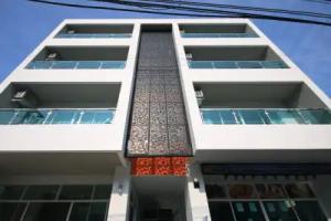 Karon Sea Side, Karon