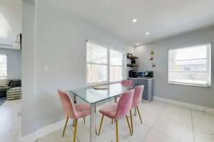 Patio & Heated Swim Spa Access: Home in Apartments, Hollywood