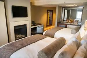 Forty 1 North, Newport