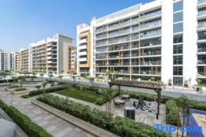 Stylish Studio with Balcony & Garden Views, Dubai