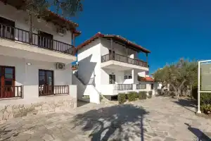 Eleon Suites & Apartments, Afitos