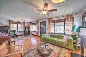 Amazing Musical Abode in Expo Square Neighborhood! Tourist base, Tulsa