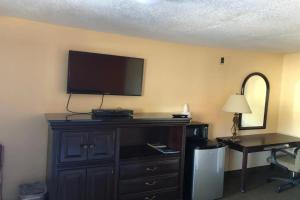 Dogwood Park Inn, Springfield