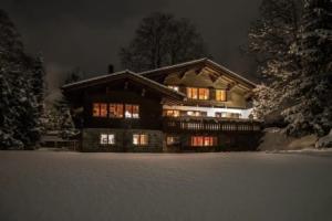Chalet Marmot Luxury Chalet in Switzerland Sleeps 11, Klosters