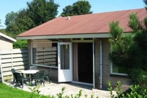 De Helmen Hotel, Nes