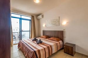 Getawaysmalta - Seashells Apartment 11 With Terrace and Sea Views in Bugibba, Qawra