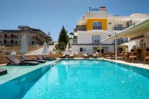 Twins Hotel, Cesme
