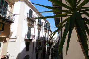 Exclusive Dependance, Palermo