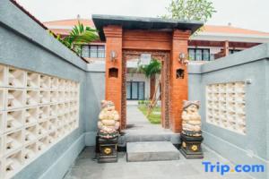 Kubu Dangin Guest House Kerobokan, Denpasar