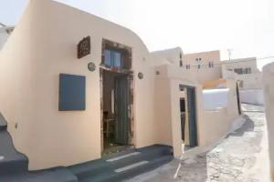 Lotza Studios, Oia