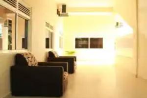 Pearl City Hotel & Restaurant, Tissamaharama