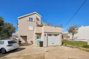 Apartment 2Home, Cilipi