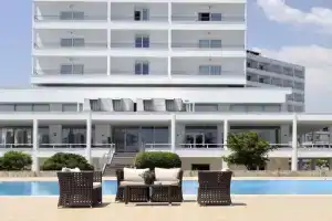 Lucy Hotel, Kavala