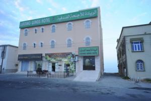 Leading Wings Beach Apartments, Sur