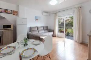 Palomas in With 2 Bedrooms and 1 Bathrooms, Denia
