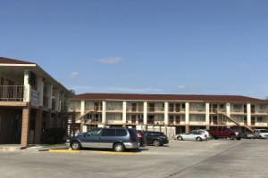 HomeTowne Studios E - Frost Bank Center, San Antonio