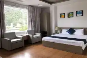 Cat Ba Central Hotel II - Hostel, Cat Ba Island