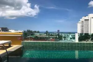 I am O'Tel Patong, Patong