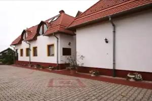 Klaudia Pension, Balatongyorok