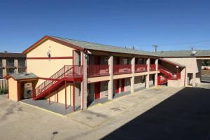 Executive Inn & Suites Near Lackland AFB, San Antonio