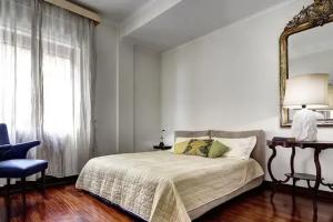 Pacuvio Apartments, Naples