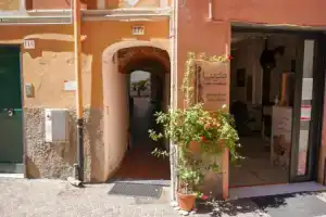 Monolocale a 50 metri dal mare Apartments, Celle Ligure